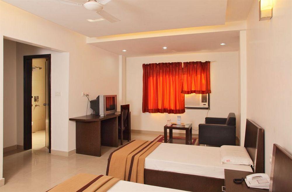 Hotel Lohmod At National Highway 8 - Free Airport Transffer New Delhi Exteriör bild