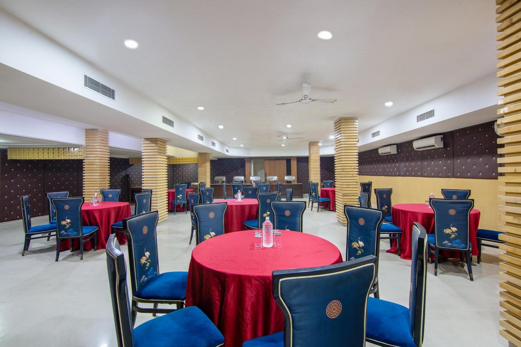 Hotel Lohmod At National Highway 8 - Free Airport Transffer New Delhi Exteriör bild