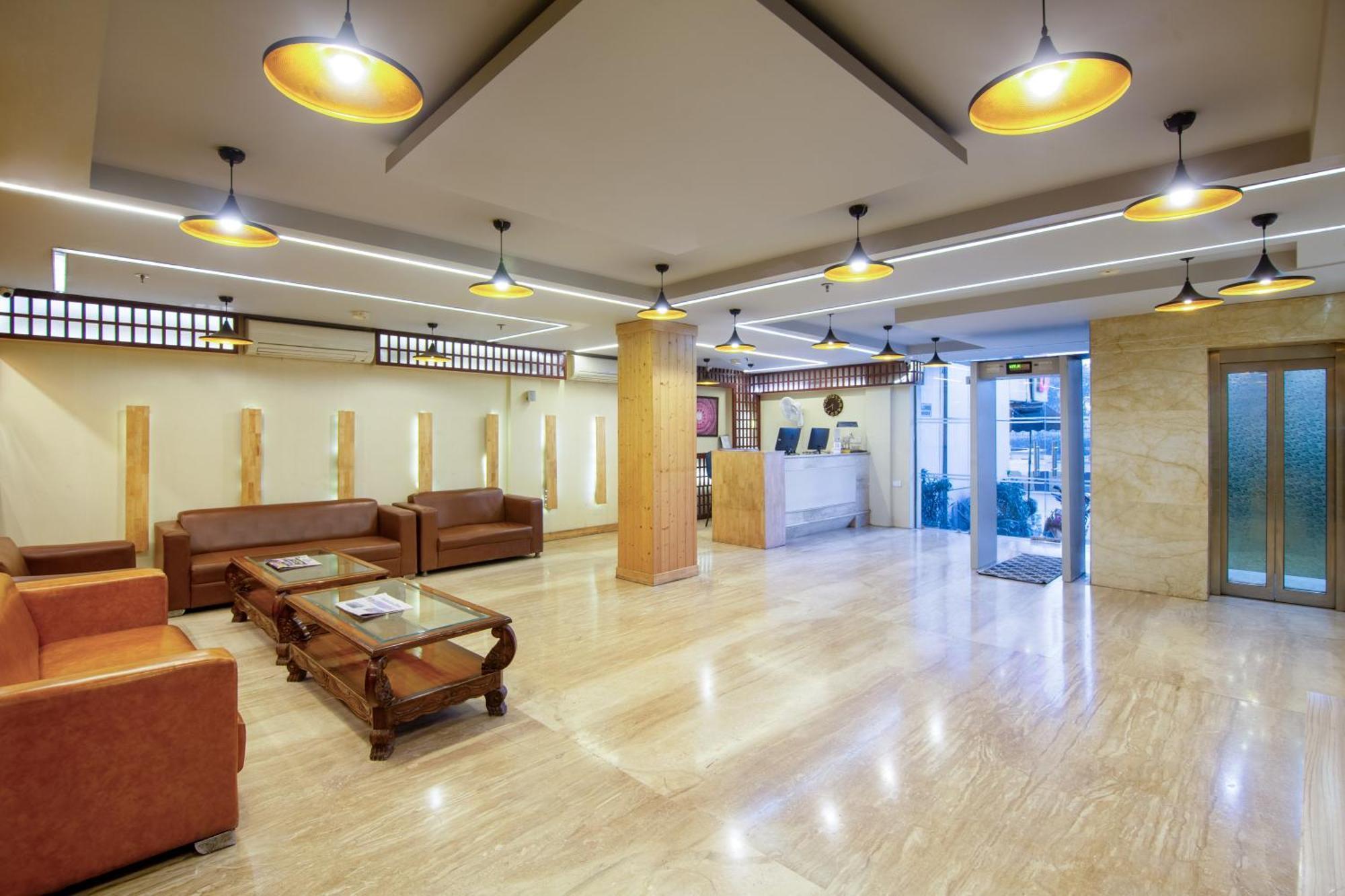 Hotel Lohmod At National Highway 8 - Free Airport Transffer New Delhi Exteriör bild