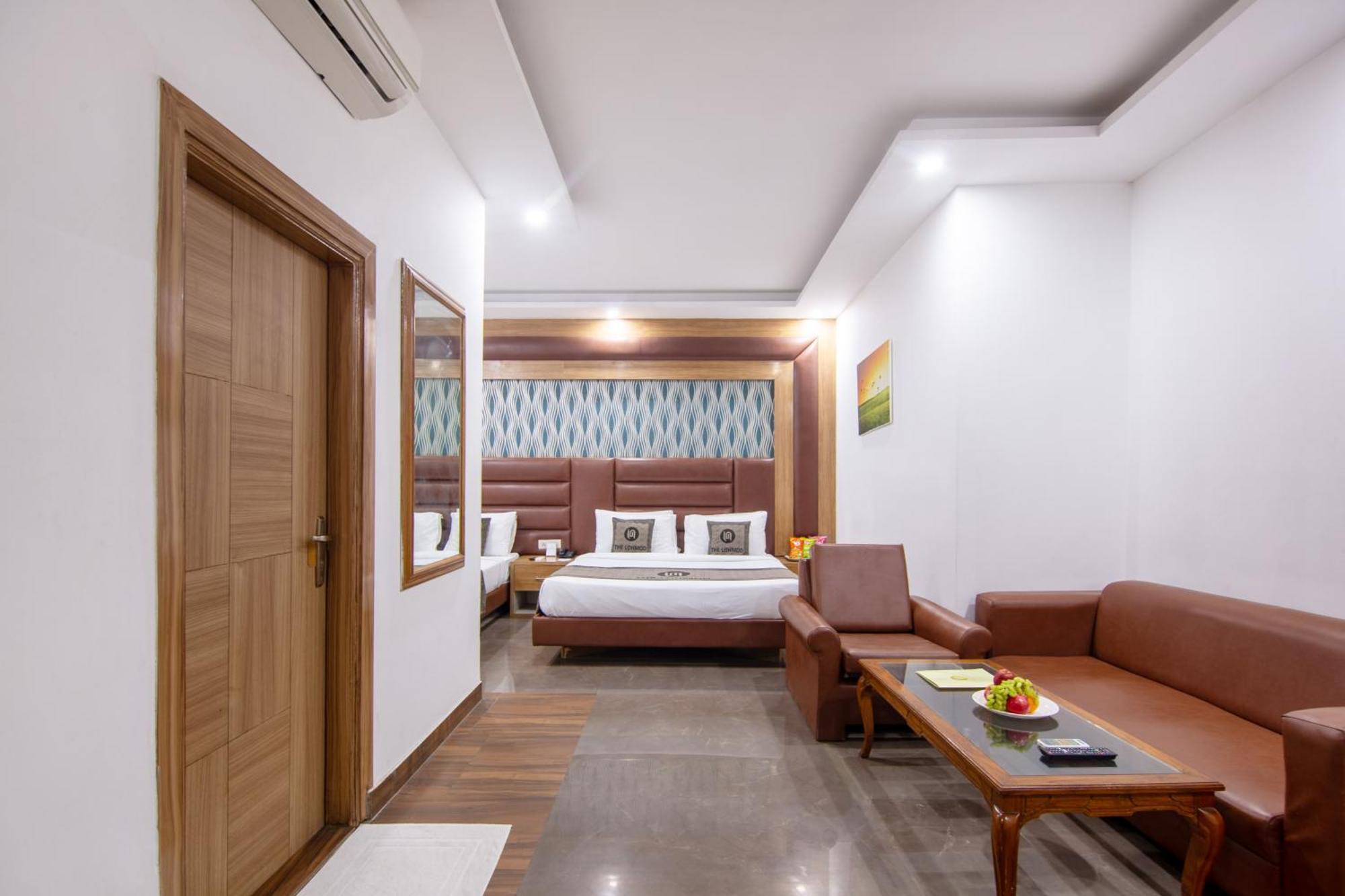 Hotel Lohmod At National Highway 8 - Free Airport Transffer New Delhi Exteriör bild