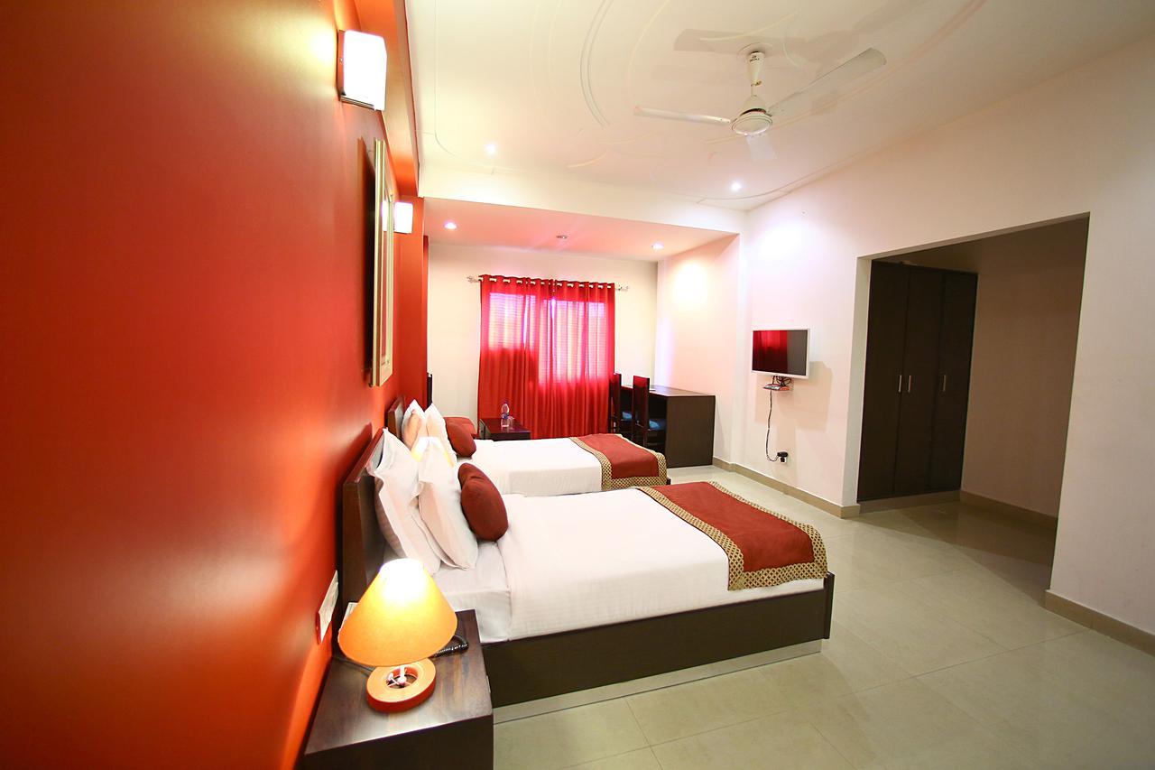 Hotel Lohmod At National Highway 8 - Free Airport Transffer New Delhi Exteriör bild