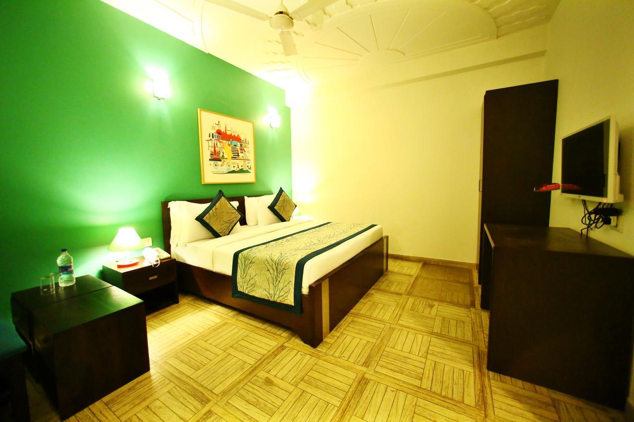 Hotel Lohmod At National Highway 8 - Free Airport Transffer New Delhi Exteriör bild